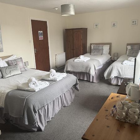 Thorverton Arms Екстериор снимка